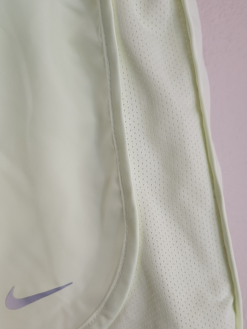 Nike Women's Light Yellow Running Shorts/Size Large - Picture 3 of 6